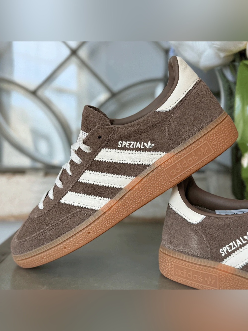 adidas Spezial Low-Top Sneaker in Brown and White - Picture 2 of 7